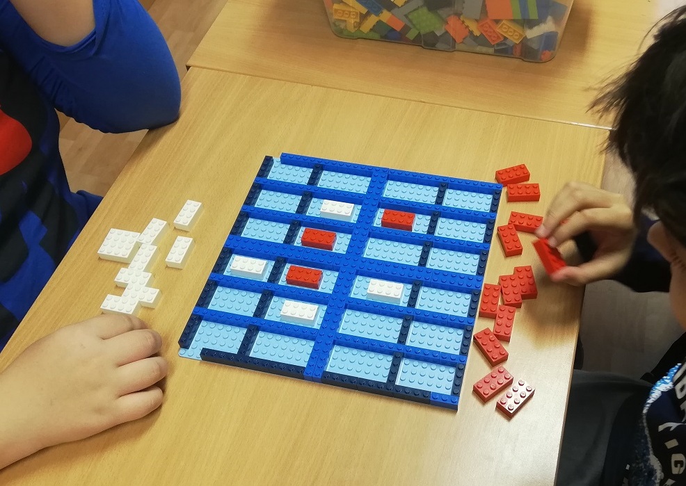 fejlesztofejtorok.hu - LEGO - amőba